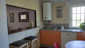 Кухня или мини-кухня в Casa en entorno rural cerca de la playa
