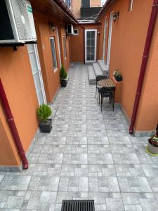 Το κτήριο όπου στεγάζεται  το διαμέρισμα