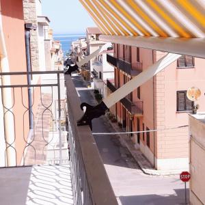 A balcony or terrace at Appartamenti Cavataio 1