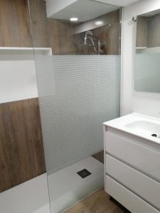 Koupelna v ubytování Apartamento en Torre Valentina, la mejor playa a dos minutos en San Antonio de Calonge