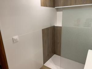 Koupelna v ubytování Apartamento en Torre Valentina, la mejor playa a dos minutos en San Antonio de Calonge