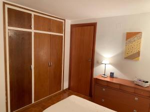 Postel nebo postele na pokoji v ubytování Apartamento en Torre Valentina, la mejor playa a dos minutos en San Antonio de Calonge