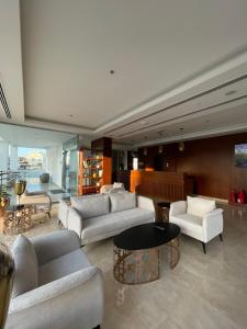 Ruang duduk di Alsahwa Hotel