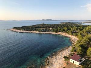 Skats uz naktsmītni Island Residence no putna lidojuma