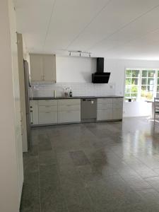 Kuchyň nebo kuchyňský kout v ubytování Veras Veranda i Köpingsvik