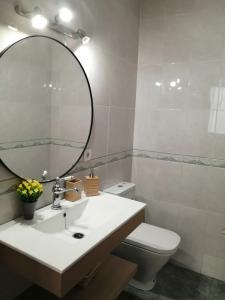 Koupelna v ubytování Bonita casa con piscina privada