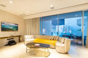Gallery image of Luxury Apartment in Dubai's hottest Palm hotel in Dubai