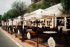 Restauracja lub miejsce do jedzenia w obiekcie Hotel Osjann