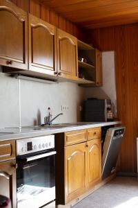 Η κουζίνα ή μικρή κουζίνα στο Haus Pia - Monteur Haus +11 φωτογραφίες