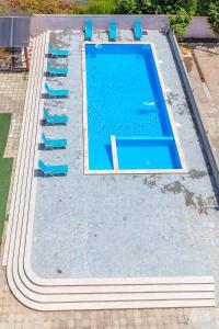 Bazén v ubytování Samni Hotel nebo v jeho okolí
