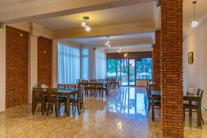 Restaurace v ubytování Samni Hotel