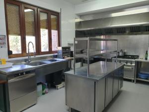 Una cocina o zona de cocina en Casa Rural Galatea especial Grupos