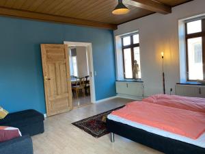 Postel nebo postele na pokoji v ubytování N1 Apartment in the heart of Højer