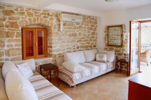 Fotografia z galérie ubytovania A1 - apt w terrace just 3 min walk to the beach v destinácii Okrug Donji