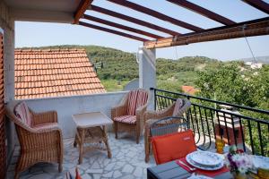 Fotografia z galérie ubytovania A1 - apt w terrace just 3 min walk to the beach v destinácii Okrug Donji
