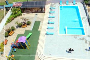 Bazén v ubytování Samni Hotel nebo v jeho okolí