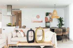 A seating area at Apartamentos Martalia Nerja