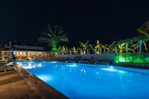 Bazén v ubytovaní Iniohos Zante Hotel & Suites alebo v jeho blízkosti