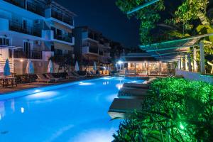 Bazén v ubytovaní Iniohos Zante Hotel & Suites alebo v jeho blízkosti