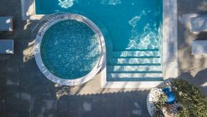 Bazén v ubytovaní Iniohos Zante Hotel & Suites alebo v jeho blízkosti