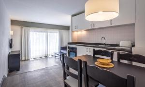 Küche/Küchenzeile in der Unterkunft Apartamentos HG Cristian Sur