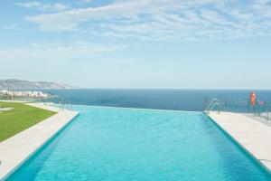 The swimming pool at or close to Apartamentos Martalia Nerja