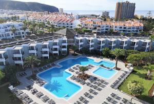 Bazén v ubytování HG Tenerife Sur nebo v jeho okolí