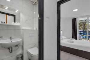 Hotel Alem的一间浴室