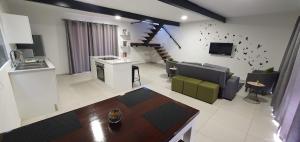 Kuchyň nebo kuchyňský kout v ubytování Wilgespruit Manor Flat