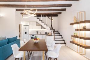 Posezení v ubytování Dafni Villa, a Blissful Retreat with 40m2 Pool, By ThinkVilla