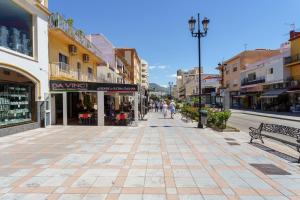 Afbeelding uit fotogalerij van Hostal Costabella powered by Faro Homes in Fuengirola