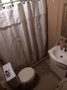 Phòng tắm tại Depto para 2 personas - Familia Yanacone