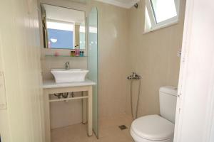A bathroom at Stavros Villas&Apartments