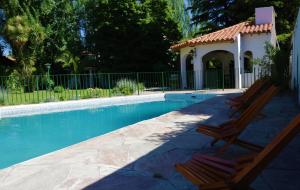 A piscina localizada em Chenin Lodge ou nos arredores