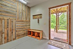 Gallery image of Beautiful Bryson City Home with Hot Tub and Mtn Views! in Bryson City