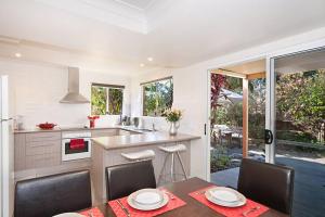 Posezení v ubytování Byron Bay Accom - Waitui - 1/3 Somerset St + 7 fotografií