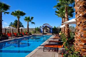 Πισίνα στο ή κοντά στο Hotel Encanto de Las Cruces