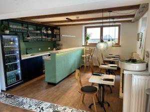 Posezení v ubytování WildeGams Gasthof und Brauerei
