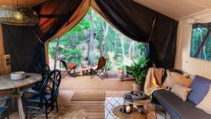 Castlemaine Gardens Luxury Safari Tents 휴식 공간