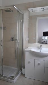 A bathroom at B&B Le Palme