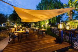 Ein Garten an der Unterkunft Divan Bodrum Palmira
