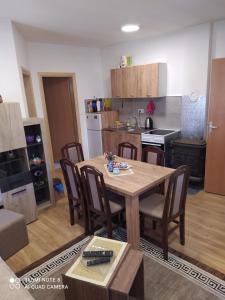 Kuchyň nebo kuchyňský kout v ubytování Vila Tutić Apartman 1 i Apartman 2