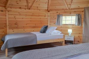 GLAMPING IZLETIŠTE BANOVAC客房内的一张或多张床位