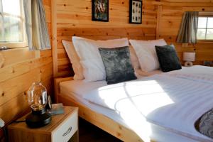 GLAMPING IZLETIŠTE BANOVAC客房内的一张或多张床位