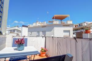 Balkón alebo terasa v ubytovaní Sebastian Terrace Apartment by Hello Homes Sitges