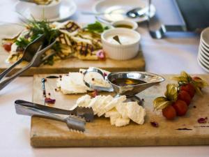 Jedlo v ubytovaní bed & breakfast alebo blízkom okolí