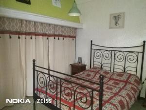 Una cama o camas en una habitación de chez jo