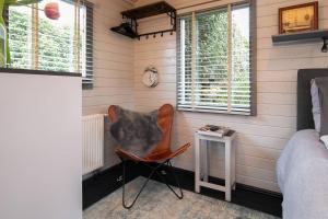 Posezení v ubytování Tiny House Boatshed
