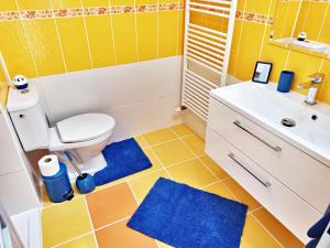A bathroom at Shiny Star Apartmán