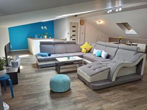 A seating area at Shiny Star Apartmán